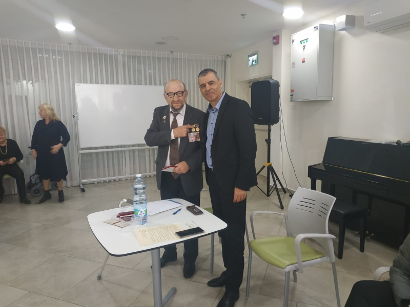 ראש העיר מעניק מדליות לווטרנים