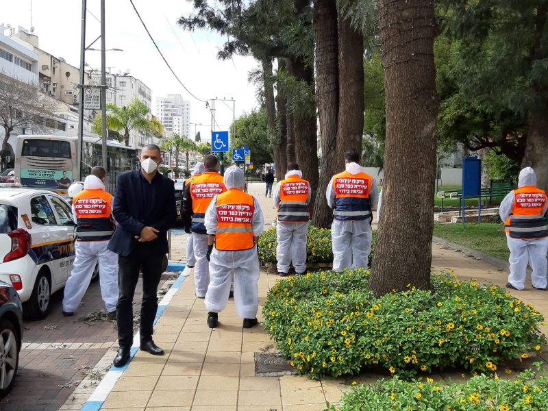 ראש העיר רפי סער עם סיירת הבידוד העירונית