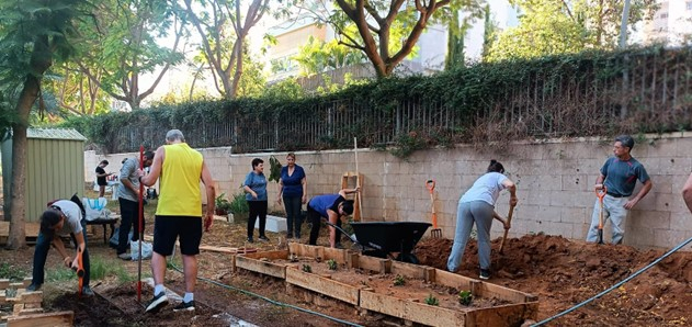 פעילות בגינה קהילתית בשכונה הירוקה 80