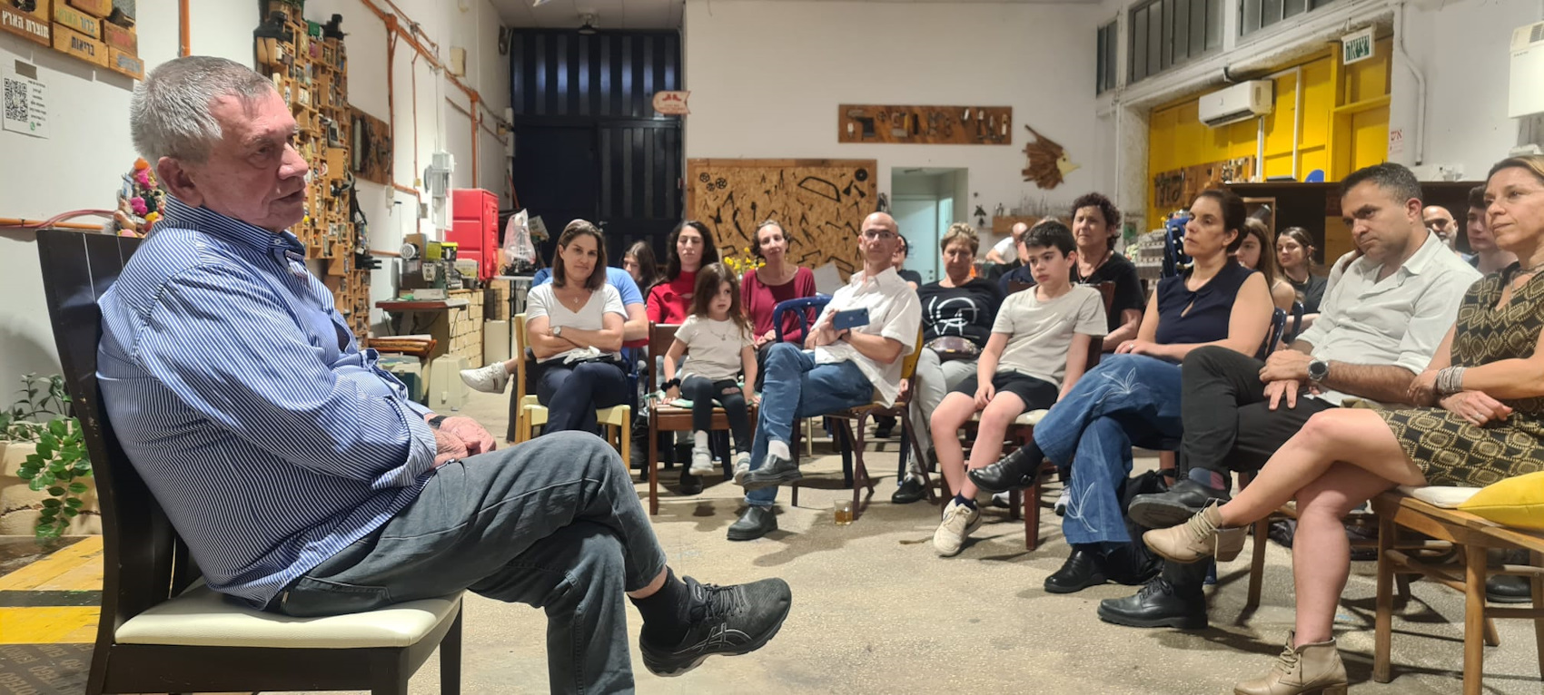 אירוע זיכרון בסלון בכפר סבא בשנה שעברה 