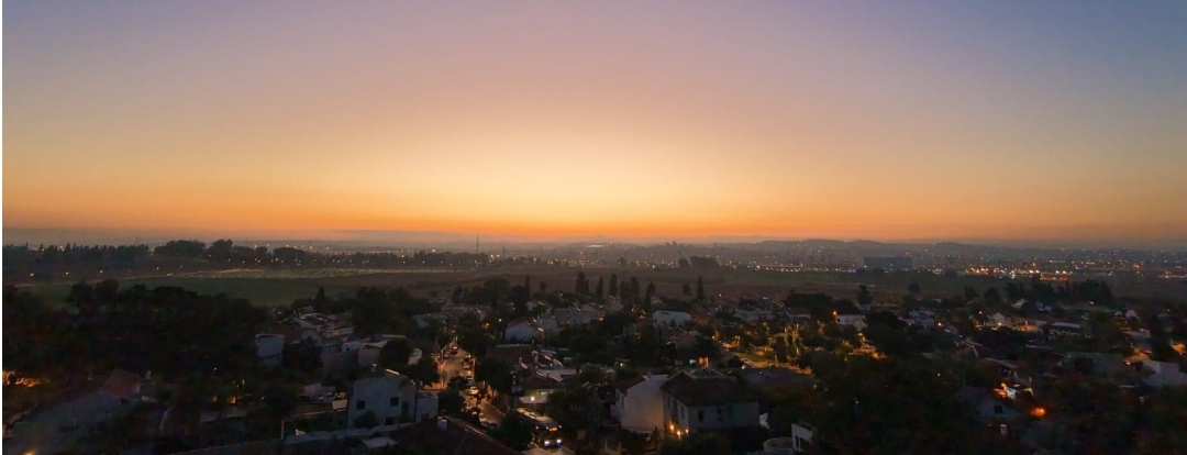 פותחים שנה עם הזריחה בבית הספר הדמוקרטי