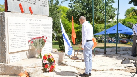 ראש העיר רפי סער בטקס הזיכרון להנצחת חללי חטיבת אלכסנדרוני בעיר