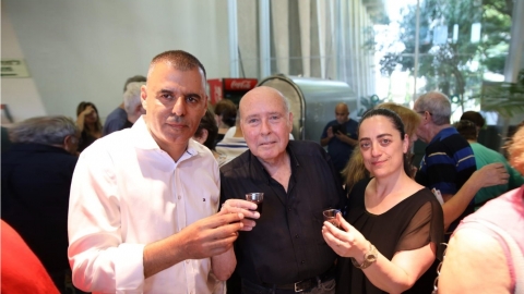 ראש העיר רפי סער עם דוקטור אמיר גבע ומחזיקת תיק התרבות עוד עדי לוי סקופ