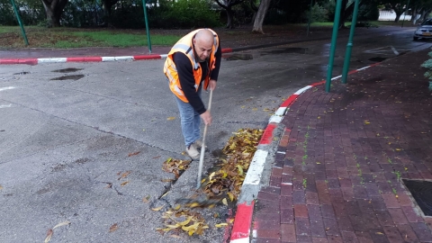 צוותי העירייה נערכים למזג האוויר הסוער הצפוי בשטח