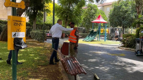 ראש העיר כפר סבא ועובדי ניקיון 