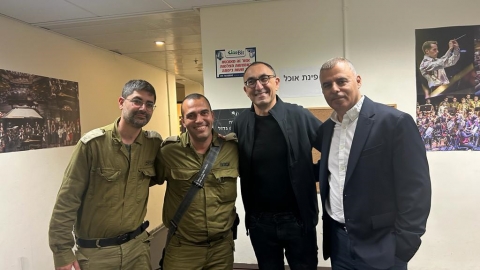 גדוד המילואים של חיל התותחנים מתארחים בכפר סבא