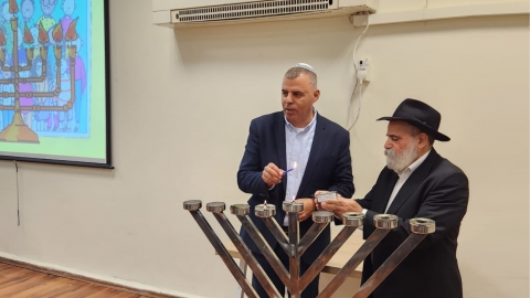 הדלקת נר חמישי עם ארגוני המתנדבים בכפר סבא