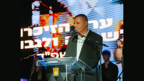 ראש העיר רפי סער בטקס ערב יום השואה בשנה שעברה