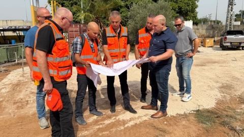 ראש העיר והצוות המקצועי באזור צומת עתיד ידע