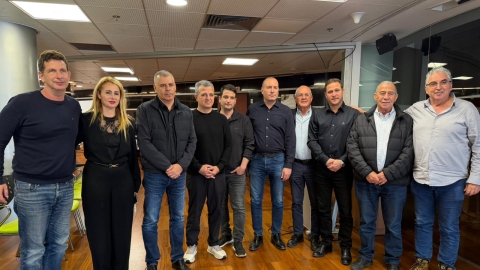 חברי פורום ראשי הערים של אשכול החירום בתום הדיון המיוחד