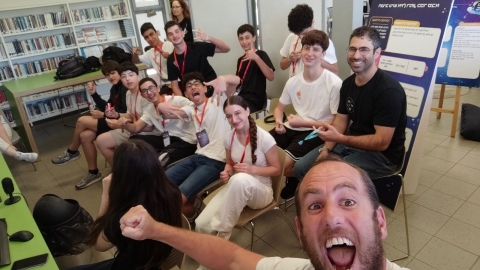 תלמידי חטיבת אילן רמון ברגע הכרזתם כזוכים בתחרות ספייסלאב הארצית